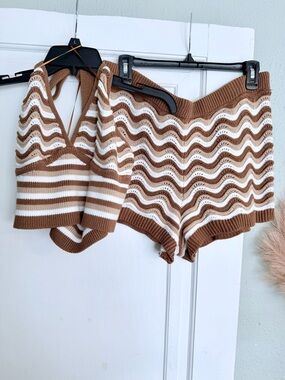 No Boundaries Brown and White Knit Wave Set